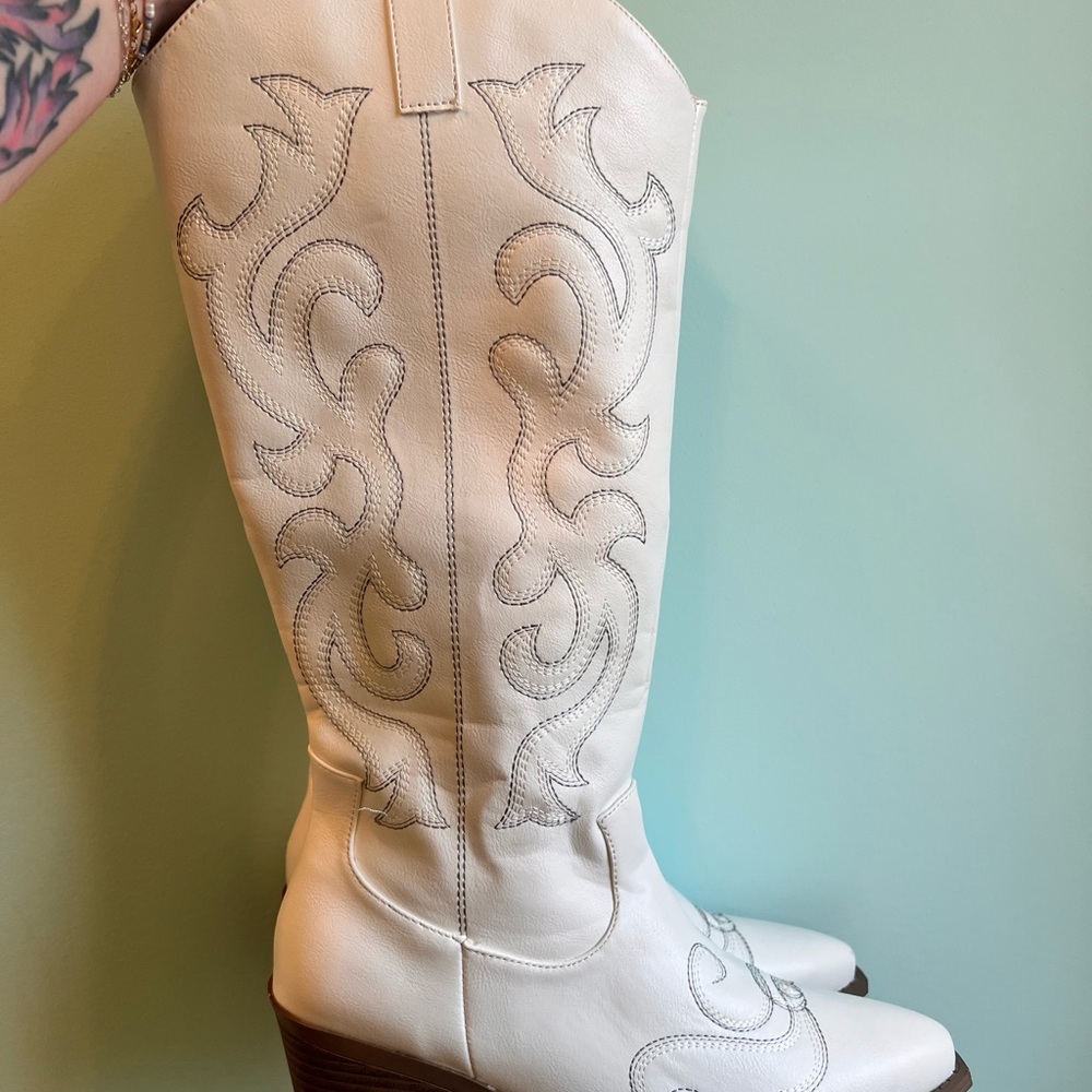 White Western Cowboy Boots